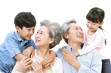 5060세대 조부모가 선택한 키성장 영양제 ‘아이클타임’