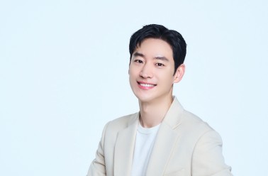 업그레이드 된 아이클타임의 새 얼굴, 배우 이제훈! 